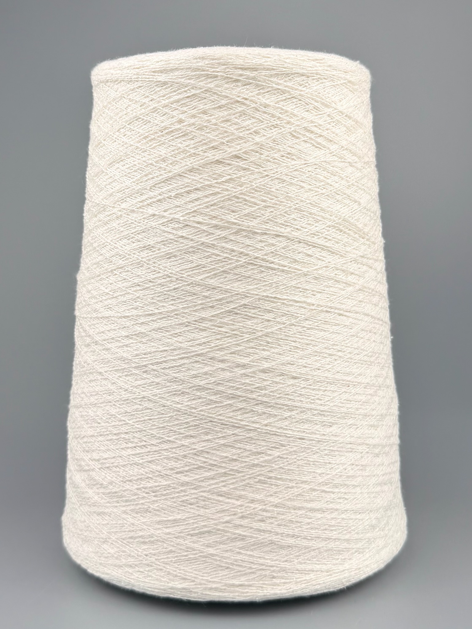 Toscano S.r.L. Art. Spezz 852 Nm 2/34 – Garn aus Seide, Baumwolle und Viskose col. 902 Perlweiss foto 2